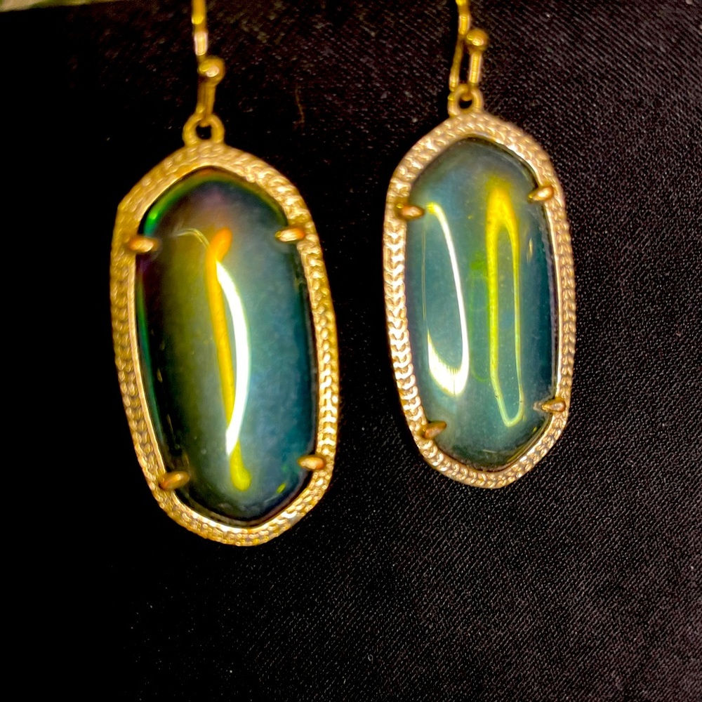 Kendra Scott Mystic iridescent glass Elle earrings.